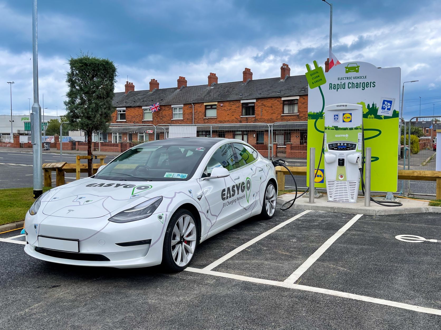 Easygo Ev Charging Rapid Ev Charger For Brand New Lidl Store In Belfast 